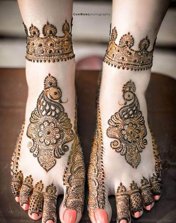 Latest Bridal mehndi designs on feet