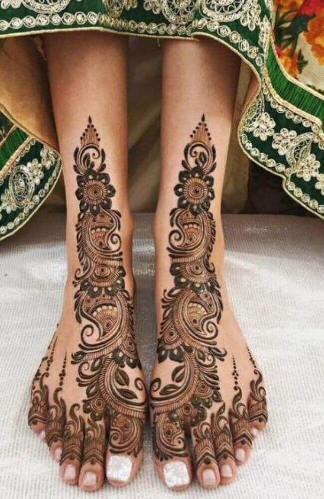 Latest henna leg mehndi designs